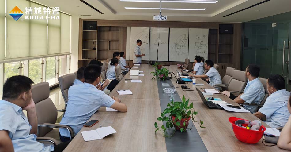 强化专业技术，提高服务水平  营销部发展业务技术培训