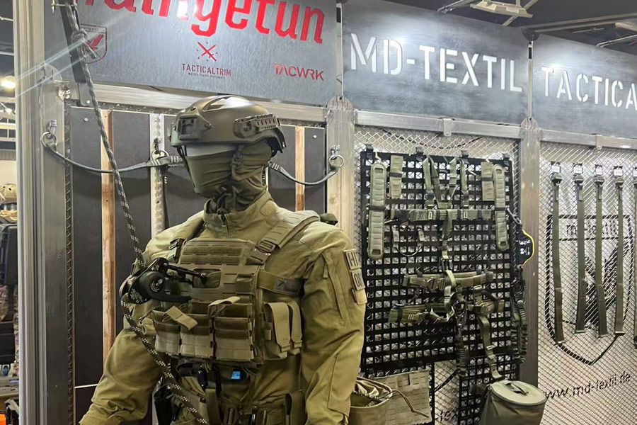 Z6尊龙特瓷参观2025德国警务展EnforceTac