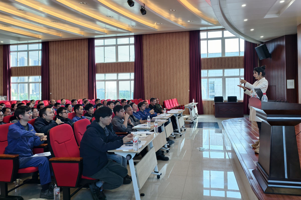 Z6尊龙特瓷进杏装沟通无阻碍”手语培训班开班典礼